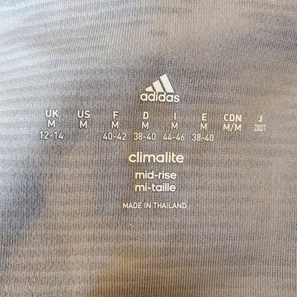 EUC Adidas Climalite Mid Rise Capri Leggings/Yoga Pants Grey Medium - Picture 5 of 9